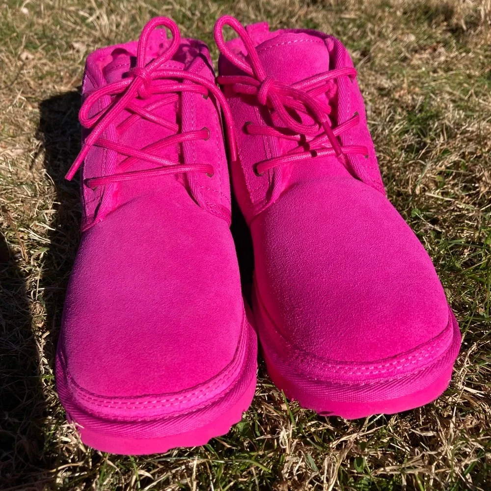 UGG Women's Hot Pink Neumel Chukka Lace Up Suede Shearling Pink Boots BRAND NEW